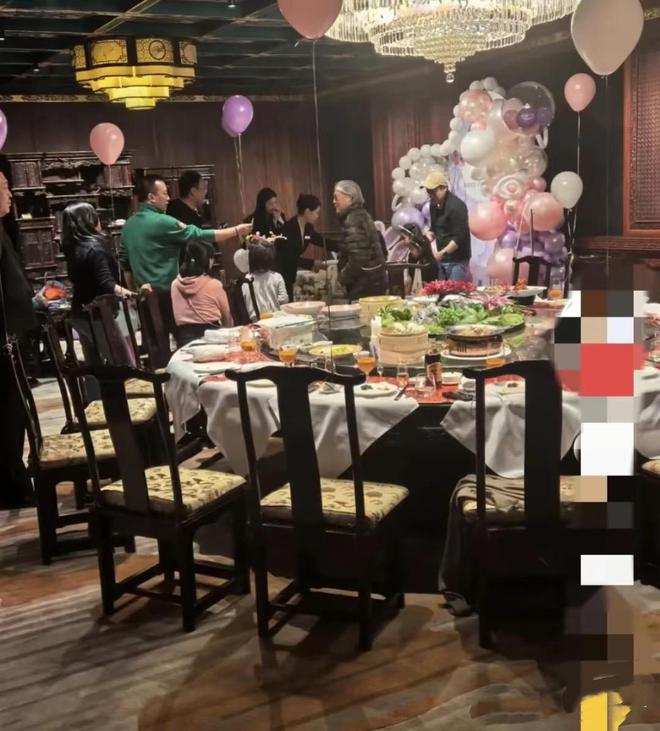 一顿饭三千多超难约内景曝光低调奢华麻将胡了网址郭晶晶凤临阁为长女庆生(图9)